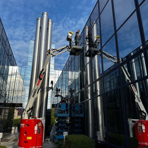 Glasfassade Industriegelände reinigen in Berlin